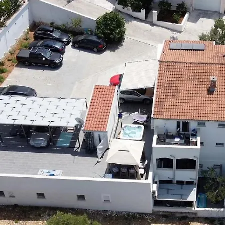 Spacious Family Aria Τρογκίρ