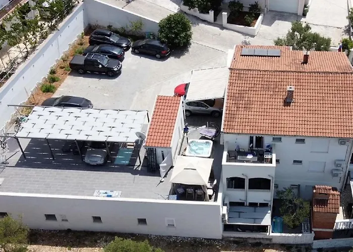 Spacious Family Aria Τρογκίρ