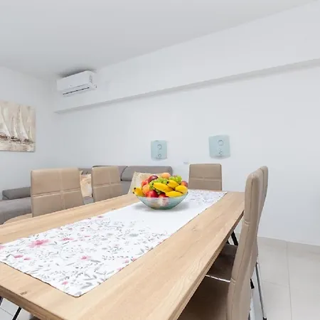 Spacious Family Aria *